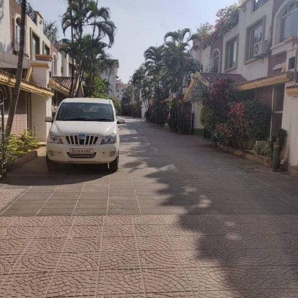 Home Board with Brownie @ Bellandur, Sarjapur Road. Bangalore